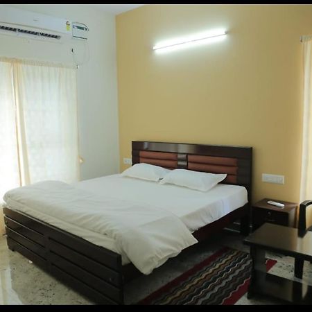 S V Home Stay Tirupati Bagian luar foto